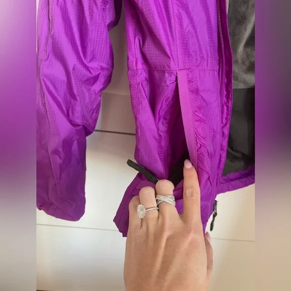 North Face Magenta water Proof Jacket with ultra soft lining - Picture 7 of 12